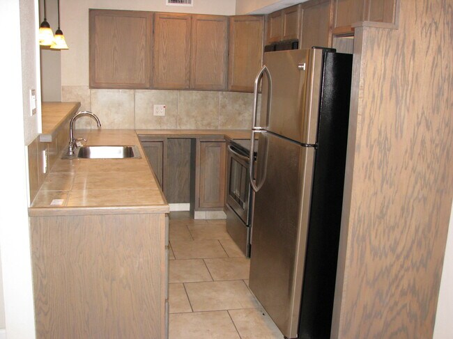 Kitchen - 6754 Eastridge Dr