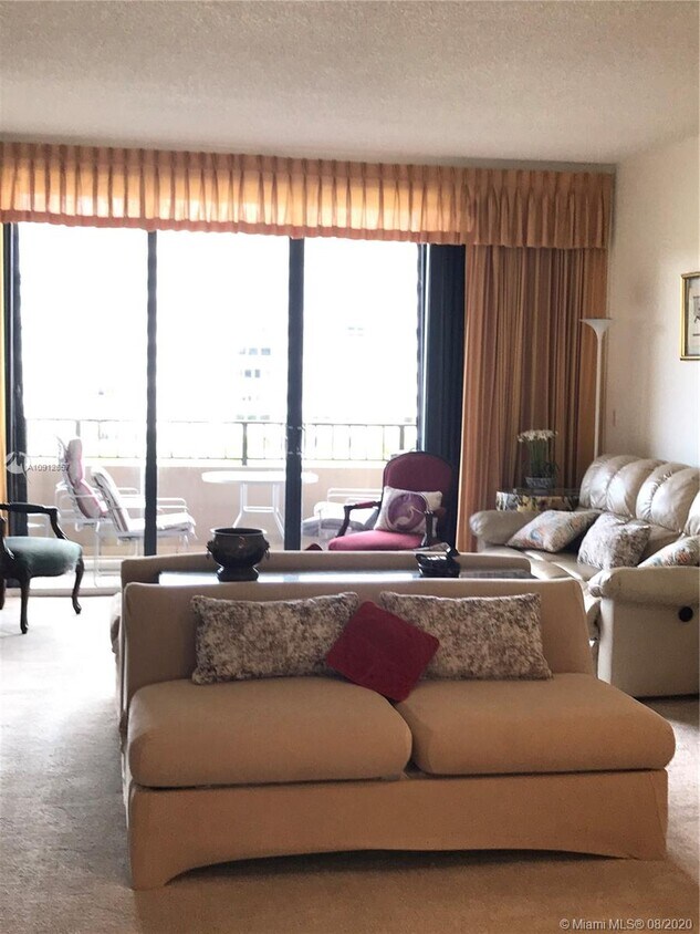 Foto principal - 251 Crandon Blvd