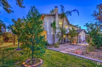 Building Photo - 4370 Flandes St