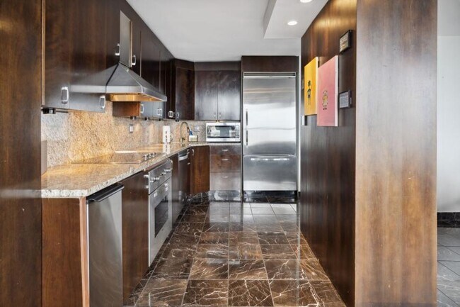 Foto del edificio - 2 bedroom in Chicago IL 60613