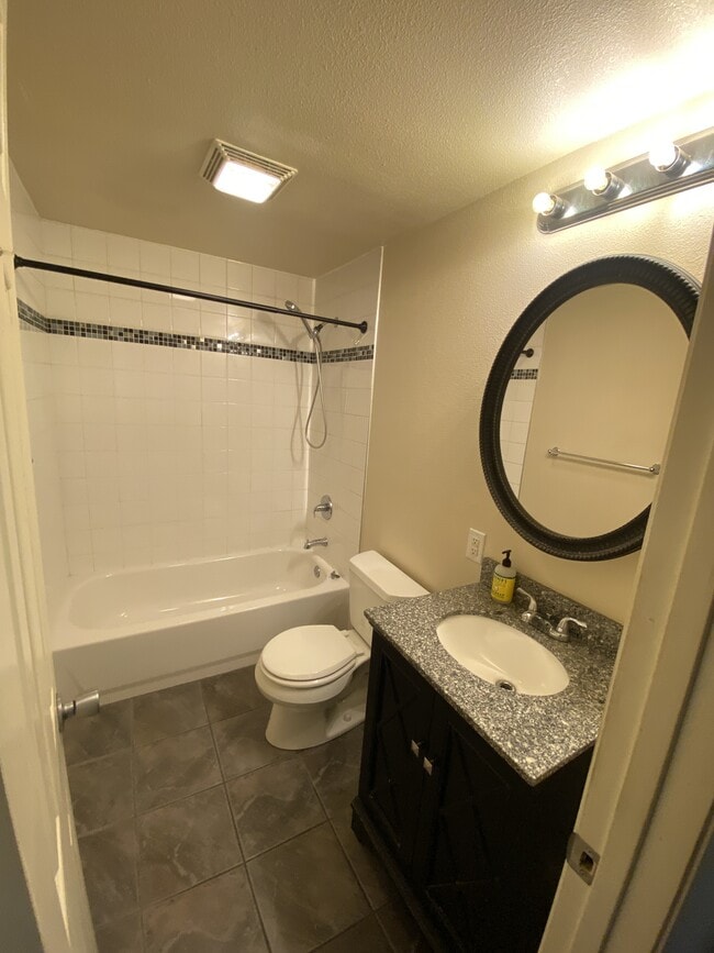 Building Photo - 155 Kahle Dr
