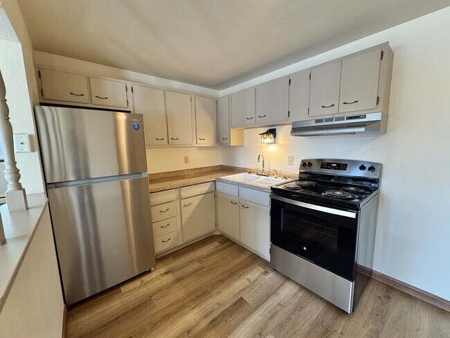 Building Photo - 2146 Carstensen Ln