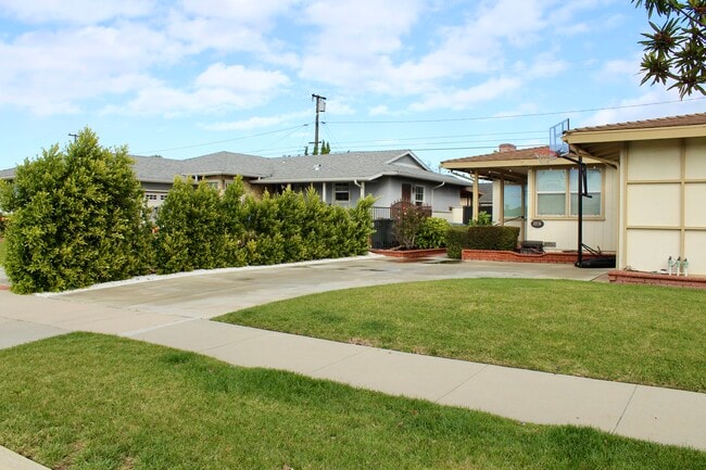 Building Photo - 13716 Purche Ave