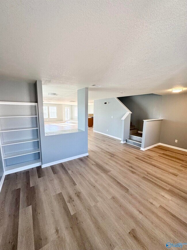 Foto del edificio - 207 Millbury Ct