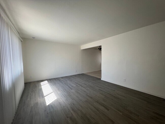 Foto del edificio - P056