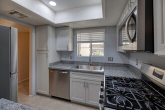 Building Photo - 1908 Tierra Vista Dr