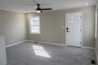 Building Photo - 1220 Garden Dr