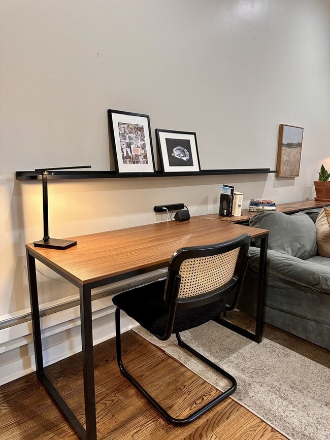 Foto del edificio - 736 N Throop St