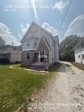 Building Photo - 1588 S Green Rd