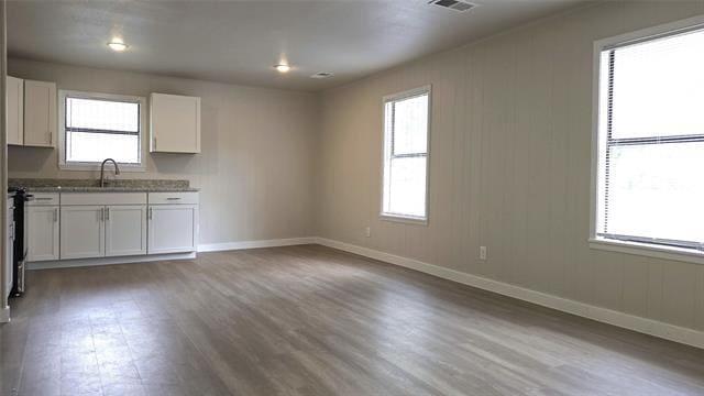 Building Photo - 379 Blackbourn St