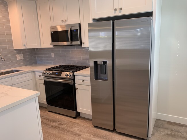 New Appliances - 2050 1/2 Diamond St