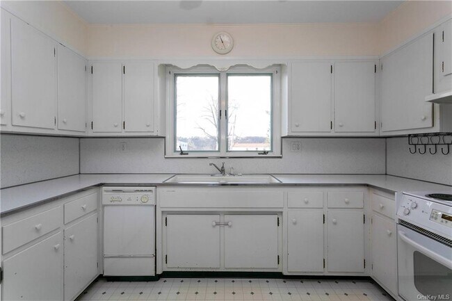 Building Photo - 1751 US-6