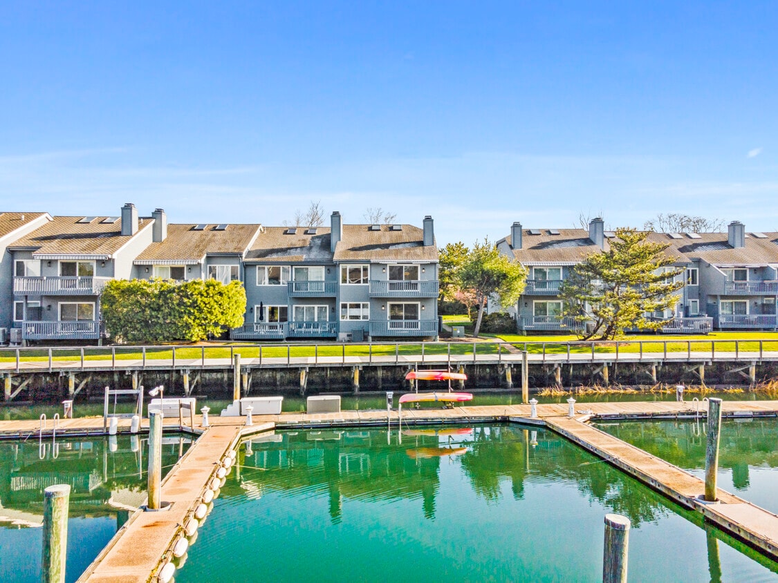 Photo - 1 Island Dr (Norwalk, CT)