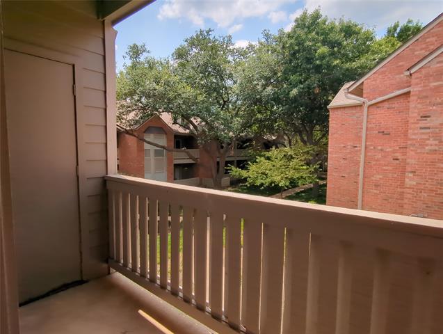 Foto del edificio - 12660 Hillcrest Rd
