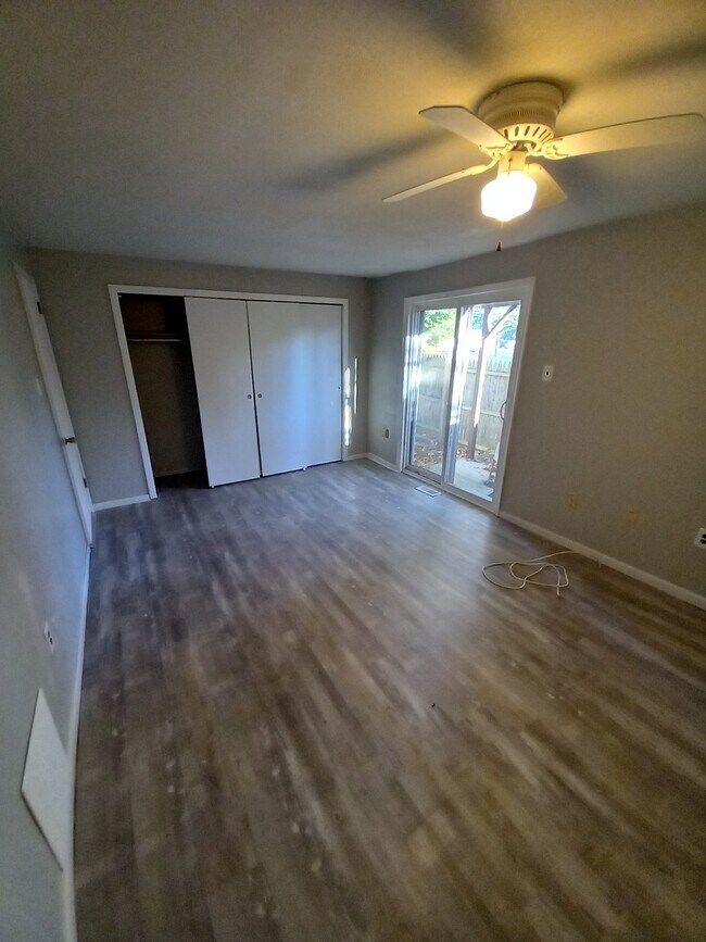 Building Photo - 40 Tansboro Rd