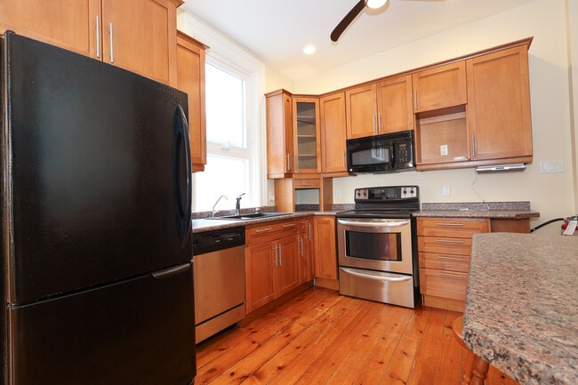 Photo du bâtiment - 170 John St N