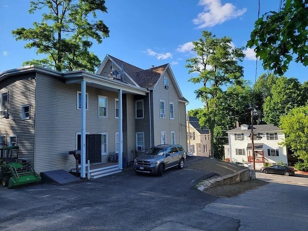 18 William St Unit 3, Fitchburg, MA 01420 Room for Rent in Fitchburg