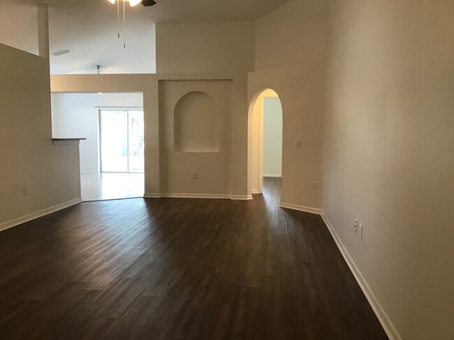 Building Photo - 65074 Lagoon Forest Dr