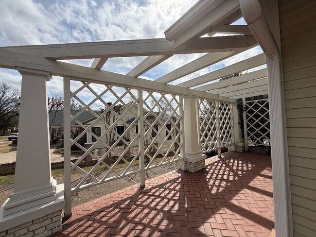 Foto del edificio - 200 Ridgeway Dr