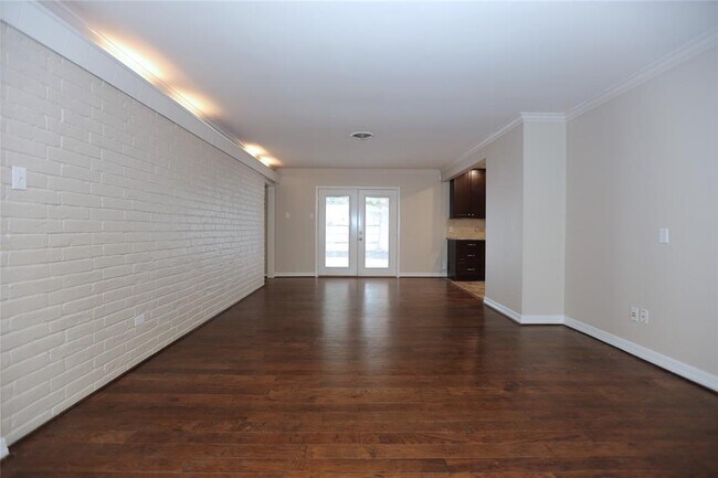 Foto del edificio - 5671 Sylmar Rd