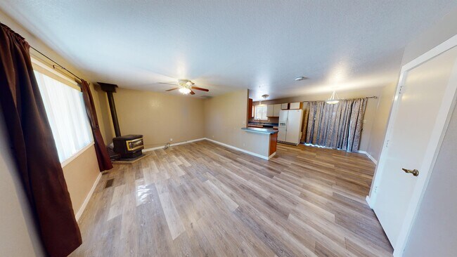 Building Photo - 781 Eastlake Dr