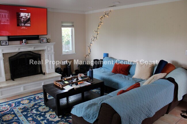Building Photo - LEASE PENDING - Updated Los Osos Home - 3 ...