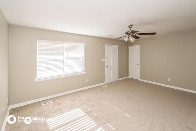 Foto del edificio - 5712 Oakhill Dr, Pinson, AL 35126