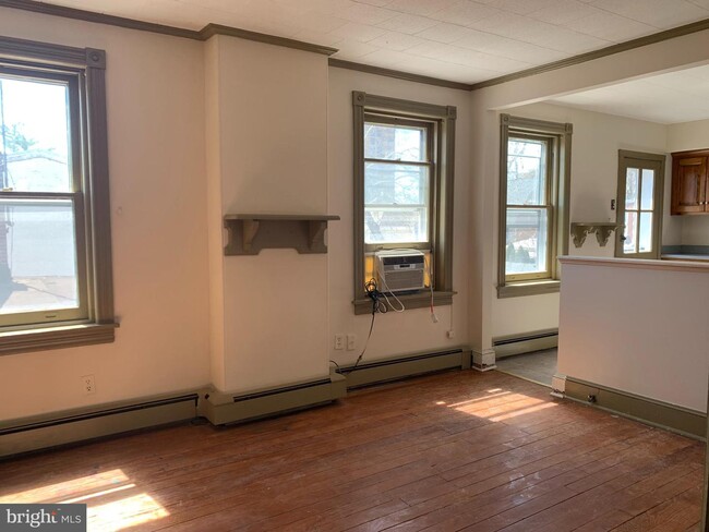 Building Photo - 1415 Riverview Ave