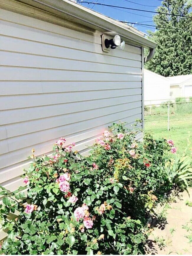 Foto del edificio - 2221 Parker St