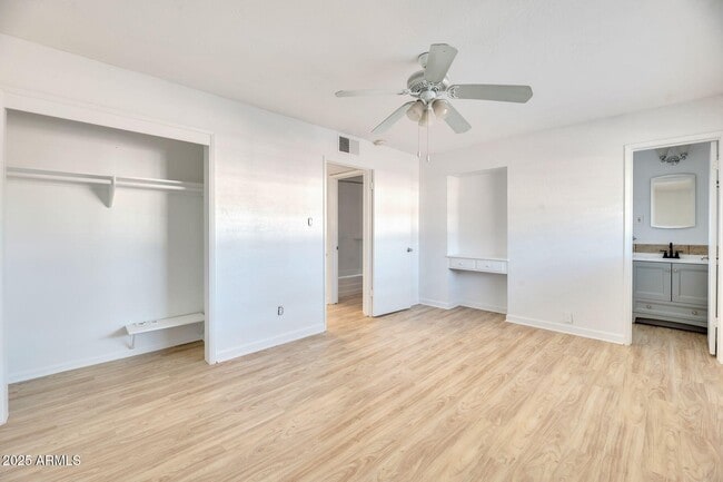 Building Photo - 4521 N 75th Pl