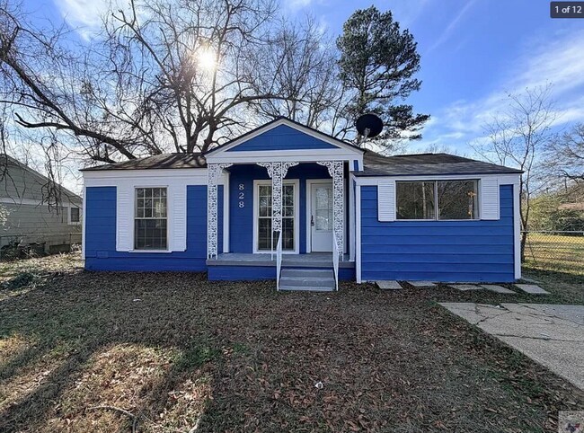 Foto del edificio - 828 Burma Rd