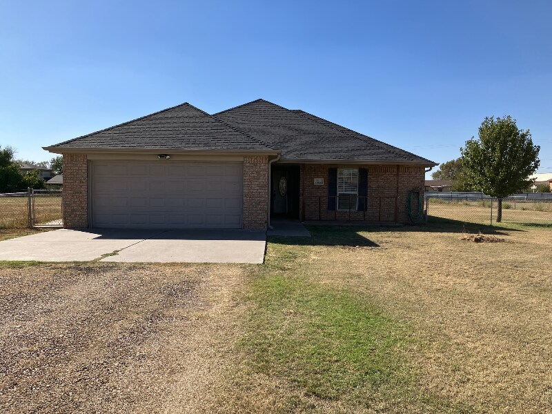 Foto principal - 16200 Hubbard St