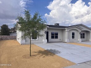 Building Photo - 10371 Manzana Rd