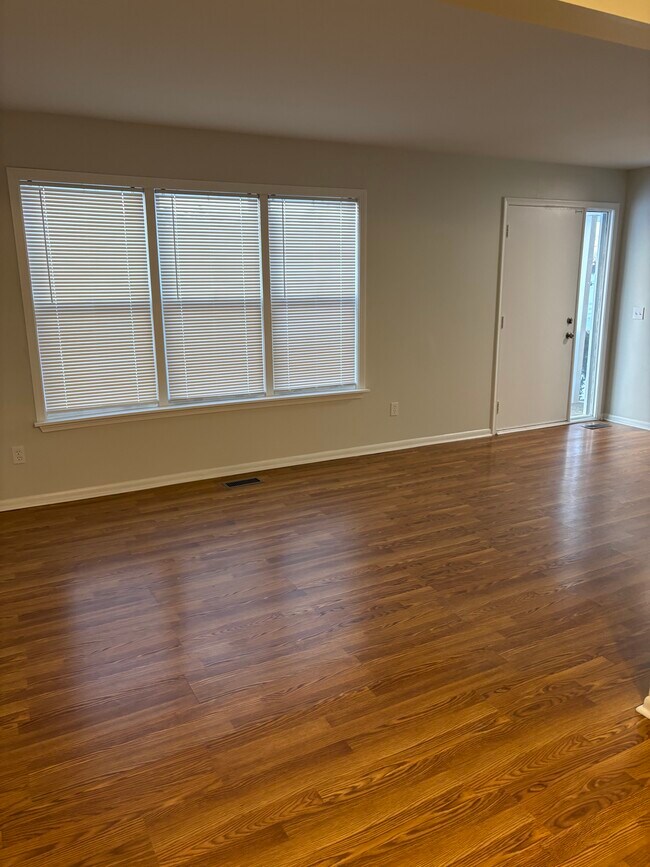 Sala de estar - Charter Oak Drive