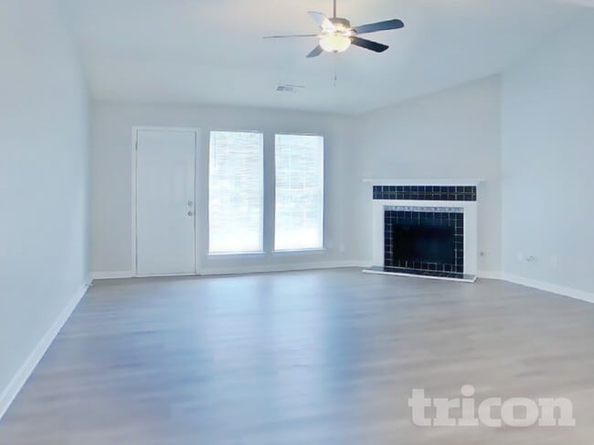 Building Photo - 9538 Rollinghills Dr