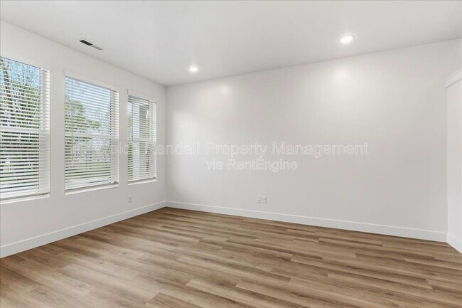 Building Photo - 1045 N 200 W
