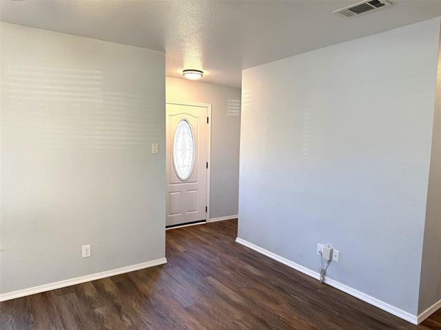 Foto del edificio - 1826 N Woods St