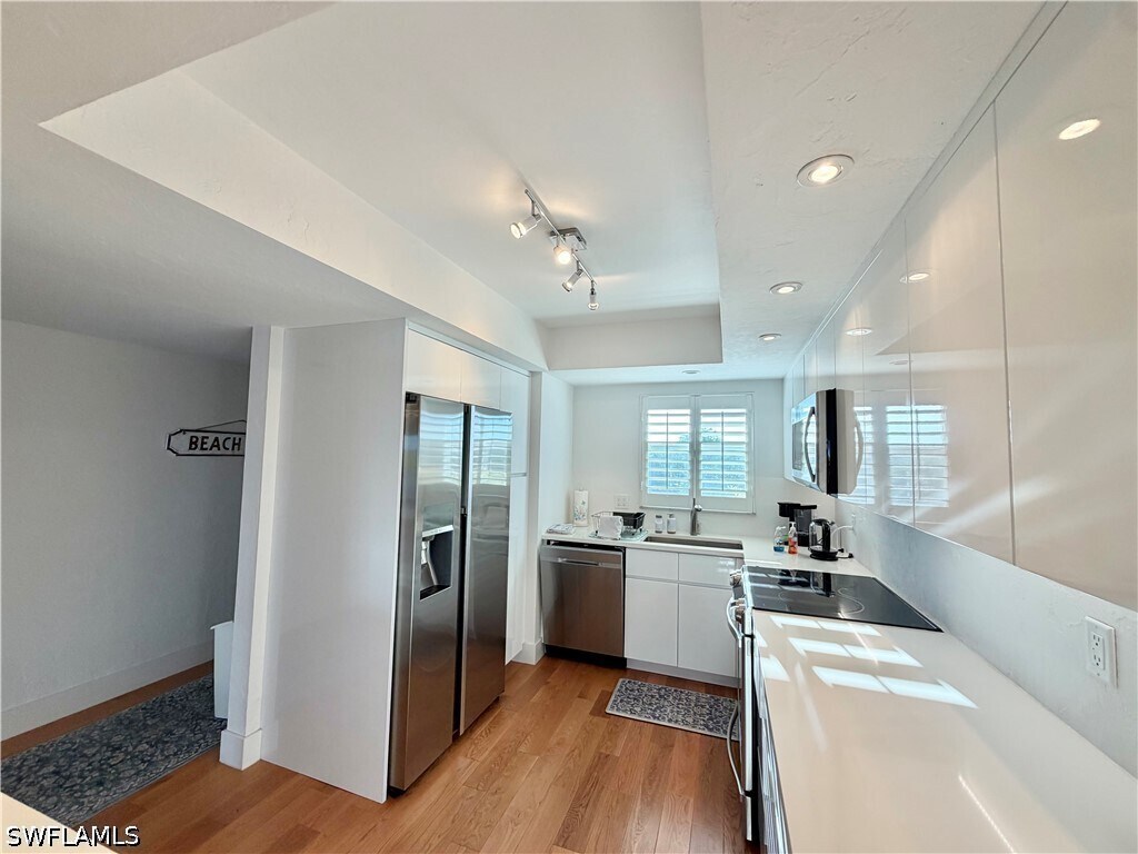 Building Photo - 12945 Vanderbilt Dr