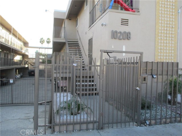 Foto del edificio - 10208 S Inglewood Ave