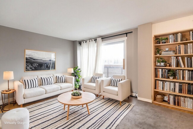 Building Photo - College 1127