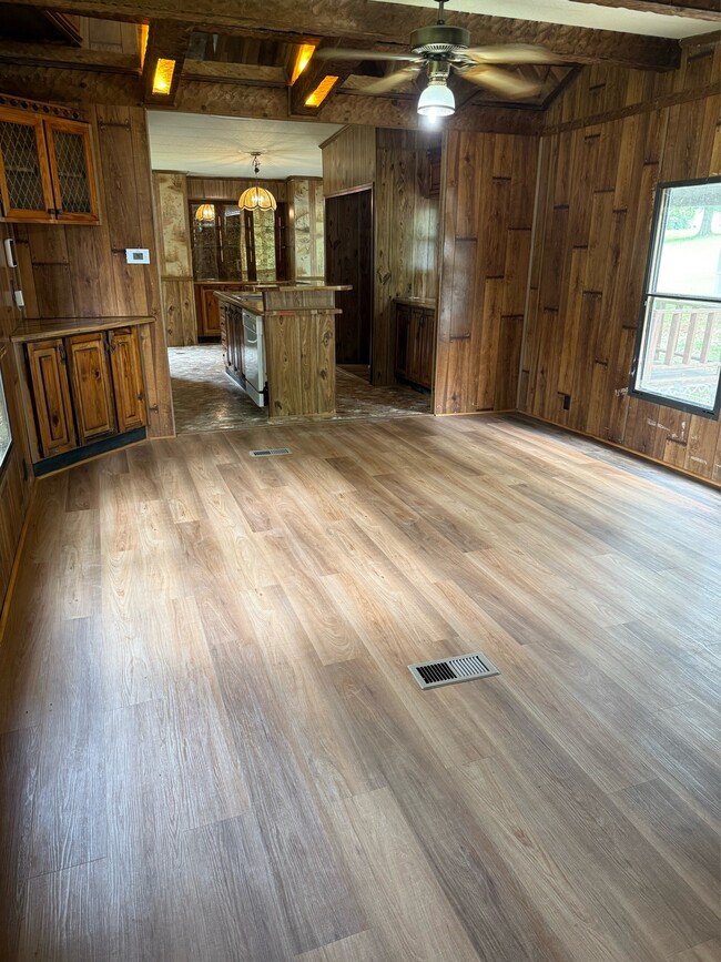 Building Photo - 601 Dillard Dr