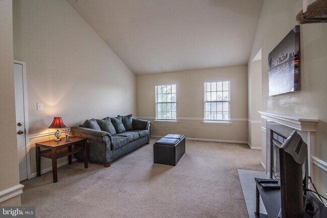 Building Photo - 12233 Wadsworth Way