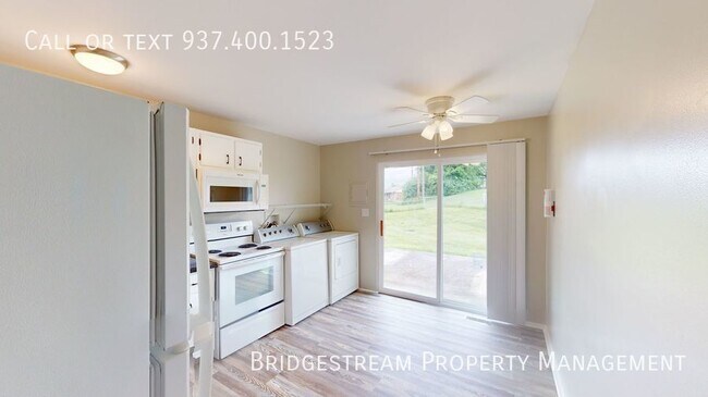 Building Photo - Ranch style 2 bedroom, 1 bath unit in Hube...