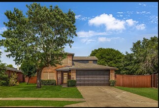 Building Photo - 4829 Cedar Crest Dr