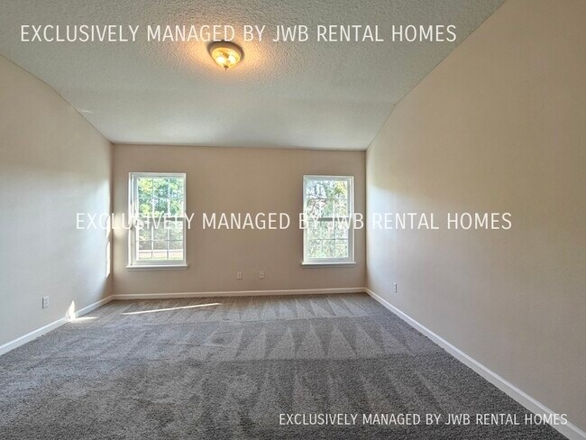 Building Photo - 1555 Biscayne Bay Dr