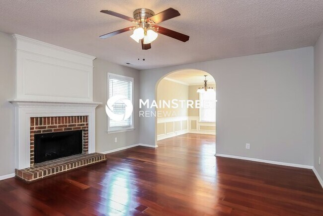 Foto del edificio - 4 Bedroom Pet-Friendly Home in Raleigh, NC with Main Street Renewal