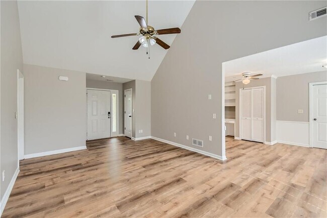 Building Photo - 120 Allen Oaks Way
