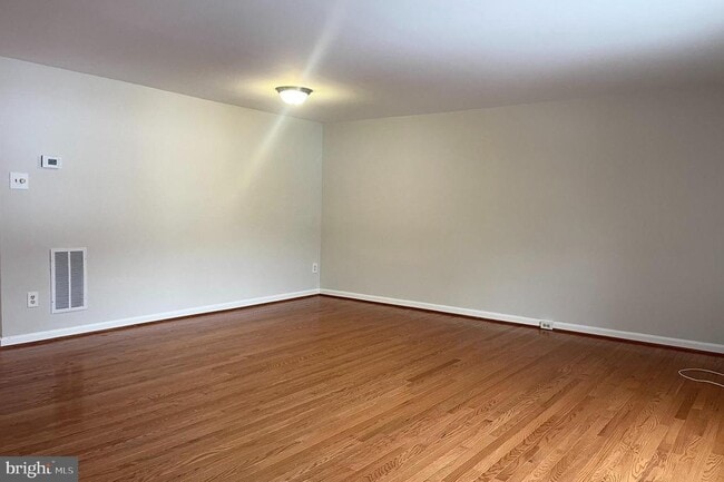 Building Photo - 7353 Crestleigh Cir