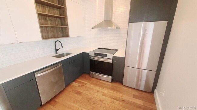 Foto del edificio - 499 Evergreen Ave