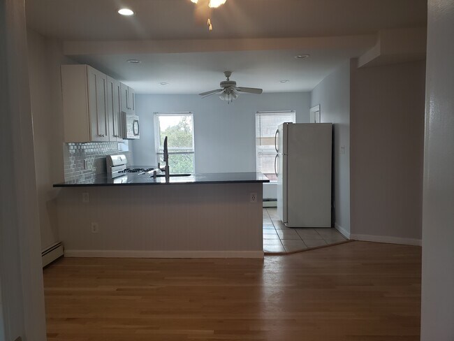 Building Photo - 649 Jersey Ave
